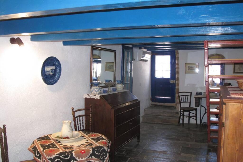Blue Door Apartman Monemvasziá Kültér fotó