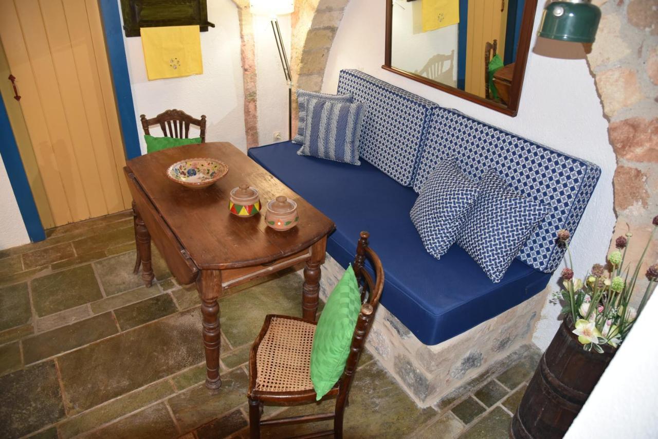 Blue Door Apartman Monemvasziá Kültér fotó